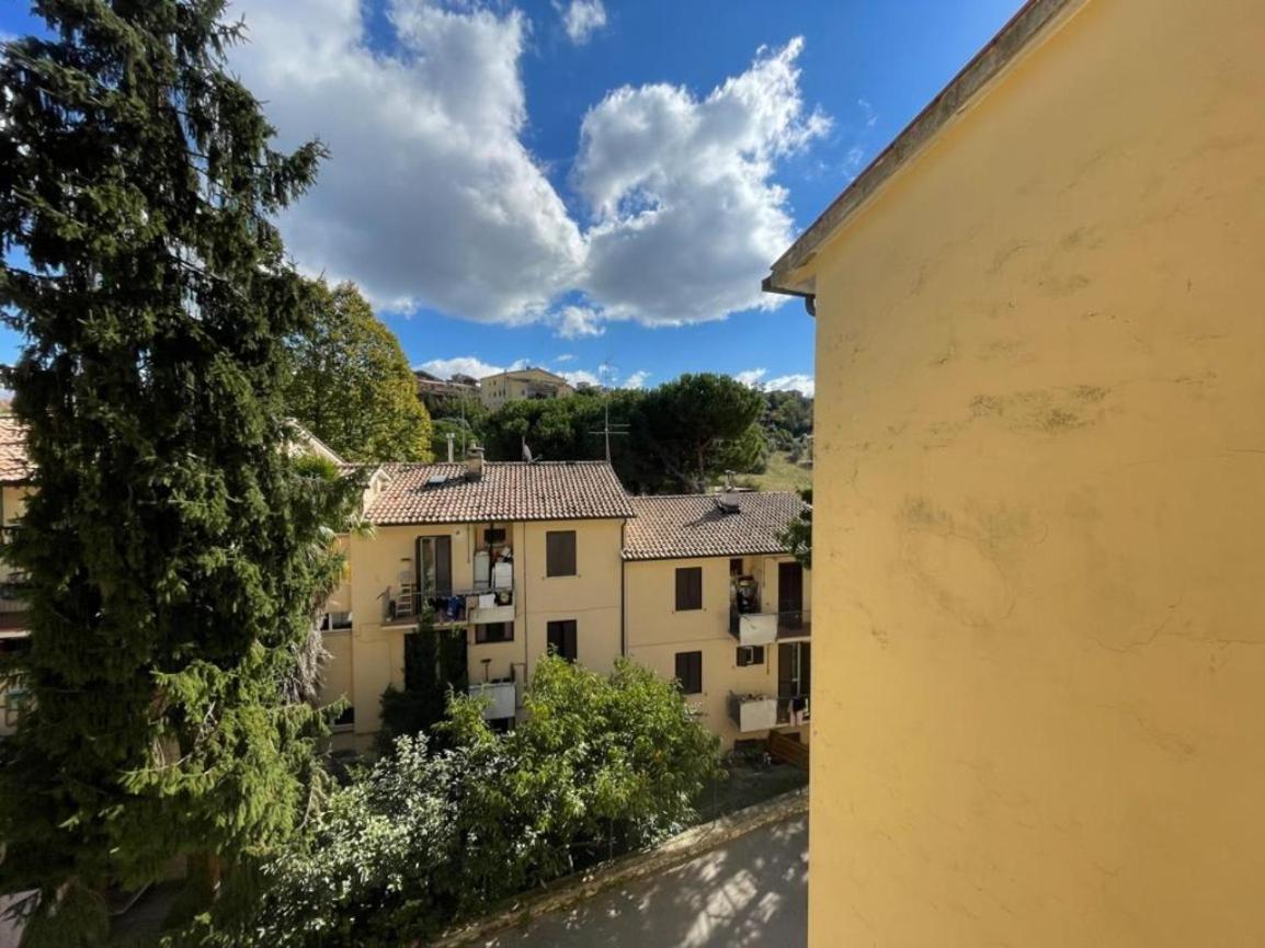 Bellissimo Appartamento A Perugia Bagian luar foto